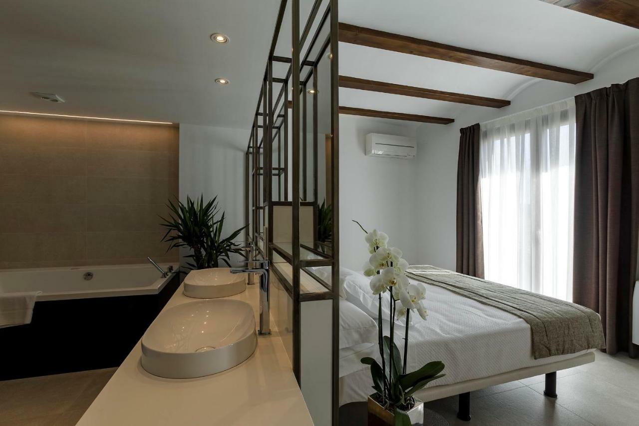 Vinatea Suites Morella Exterior photo