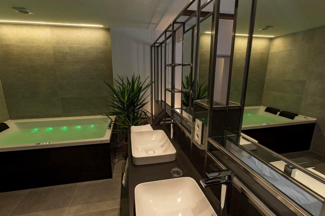 Vinatea Suites Morella Exterior photo